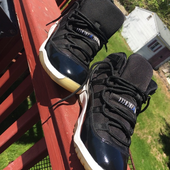 Jordan 11 - Picture 2 of 4
